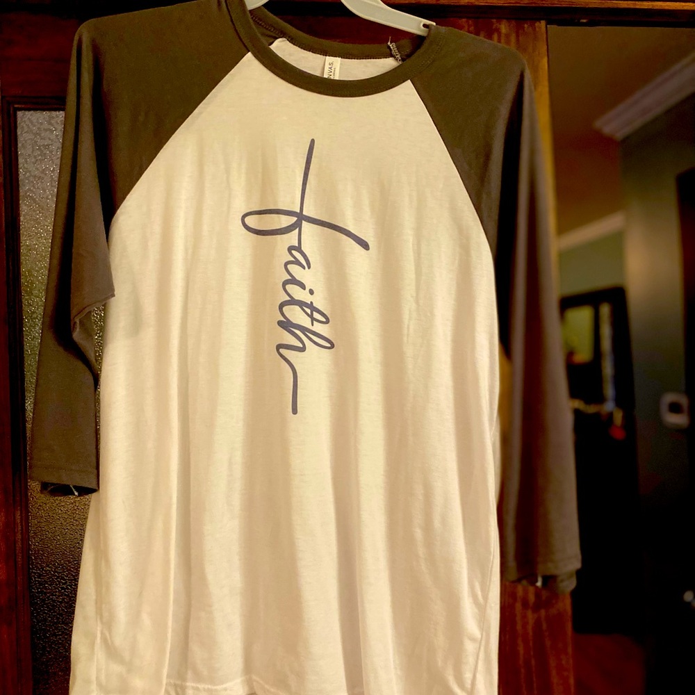 Women’s shirts